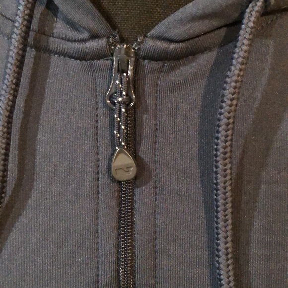 Vineyard Vines performance half zip hooded pullover, size small - Picture 2 of 11